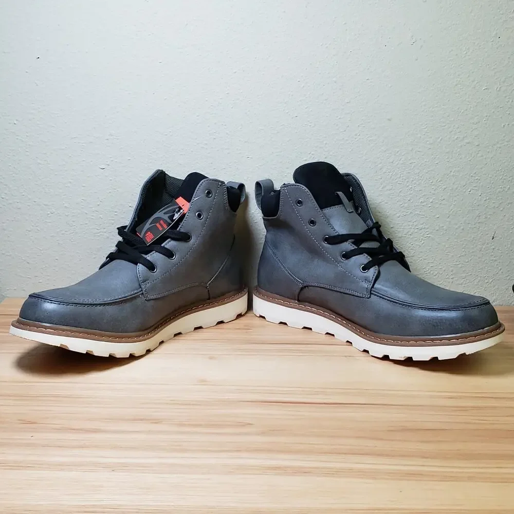 Deer Stags‎ Men's 10.5 Julian Faux Leather Short Boot Grey Memory Foam Gorpcore